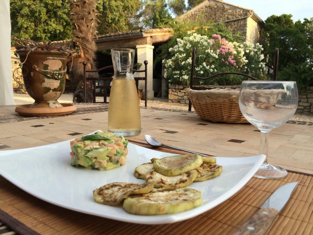 Le Coing Des Vignes Bed and Breakfast Mauressargues Εξωτερικό φωτογραφία